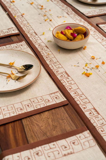 Orilla - Dining Set Of A Table Runner & 8 Table Mats