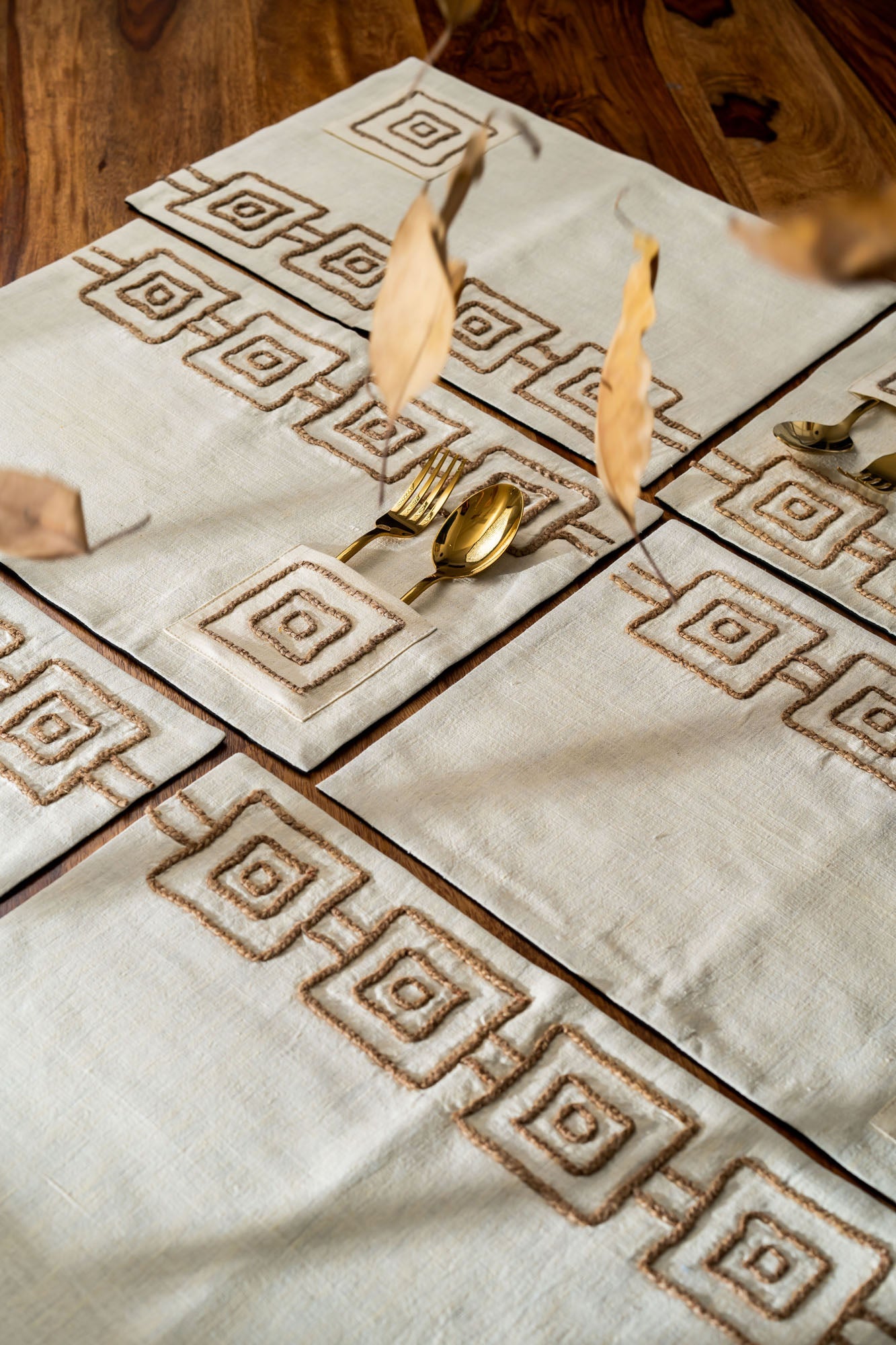 Ondas De agua Table Mats- A Set Of 2 Pcs