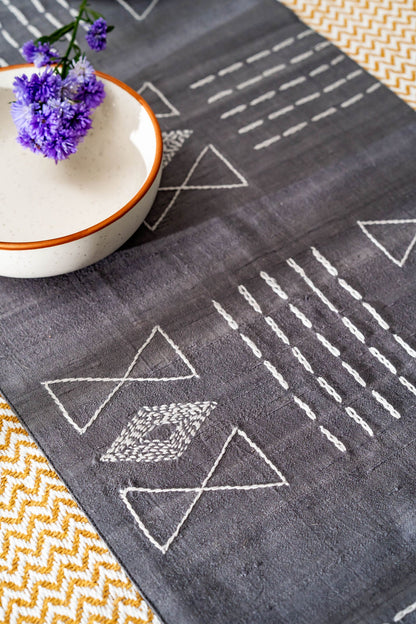 Reverberancela Hand wōven Table Runner