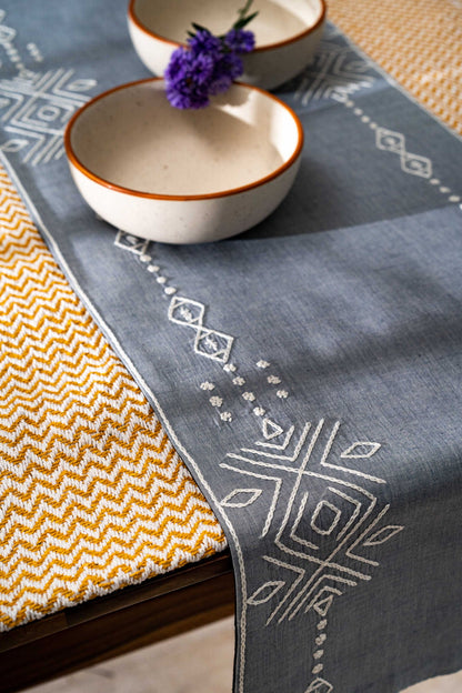 Alivio Hand Wōven Table Runner