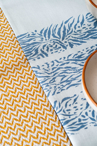 Sutoraipufurō Hand Wōven Table Runner