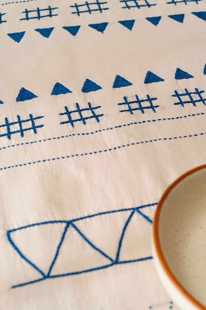 Continuación Hand Wōven Table Runner