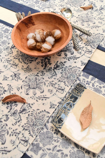 Xiomara Handwoven Dining Set of A Table Runner And 8 Table Mats