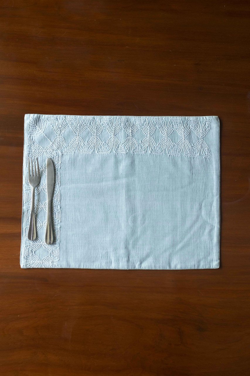 Amila Dining Table Runner And Mats Set of 6