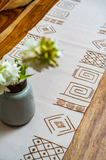 Medio lago Dining Set of A Table Runner And 6 Table Mats