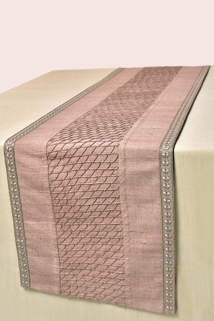 Cacao Dining Set of a Table Runner and 6 Table Mats