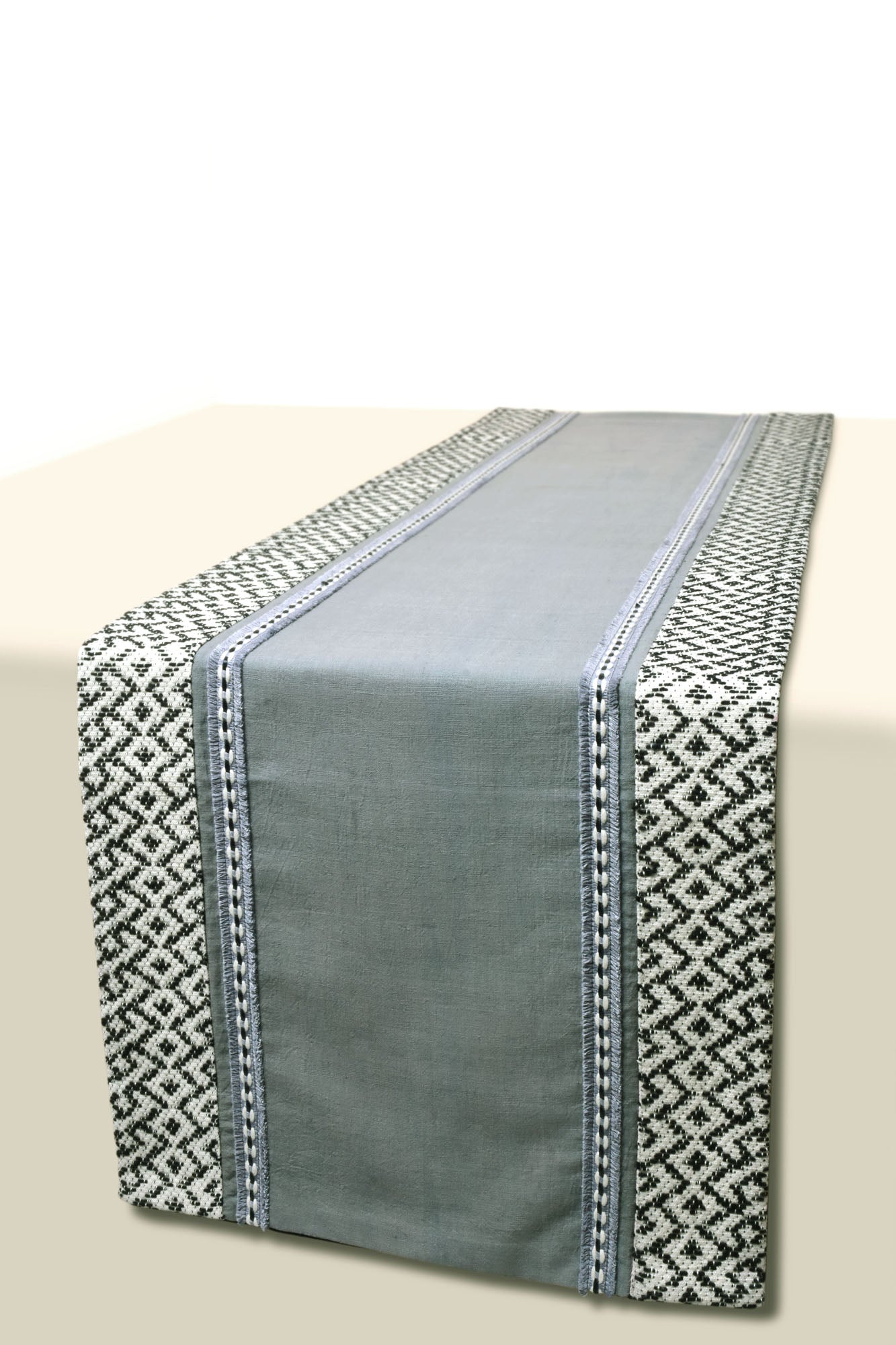 Aeolus Dining Table Runner And Mats Set of 8