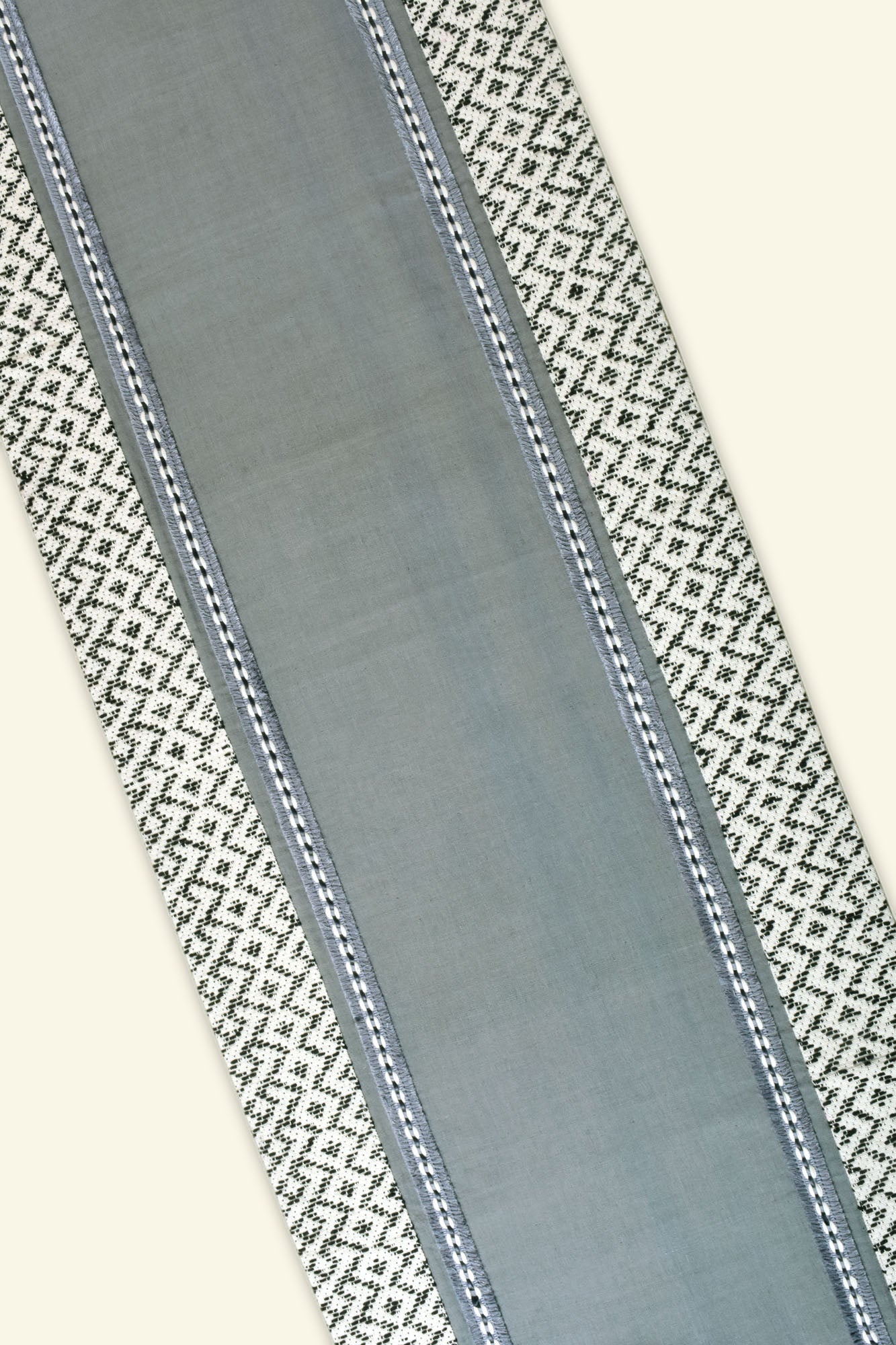 Aeolus Dining Table Runner And Mats Set of 8